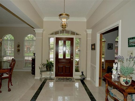 4th image of 4018 Village Corner Dr