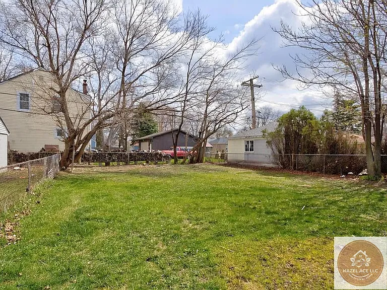21030 Caledonia Ave #1 — Photo 12