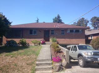 4900 SW Niesz Ct, Seattle, WA 98116