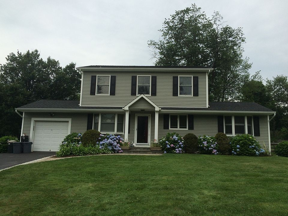 1st image of 2733 Crescent Dr