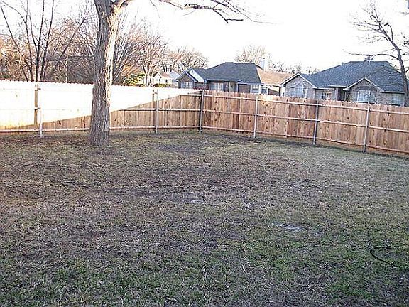 2nd image of 1802 Elm Creek Dr