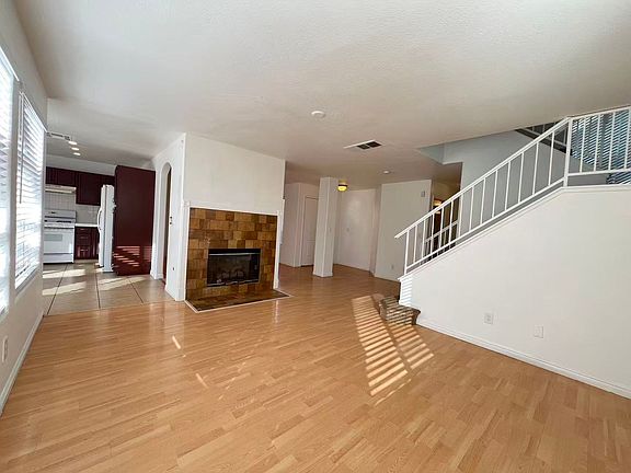 4th image of 1213 Rainbow Meadows Dr