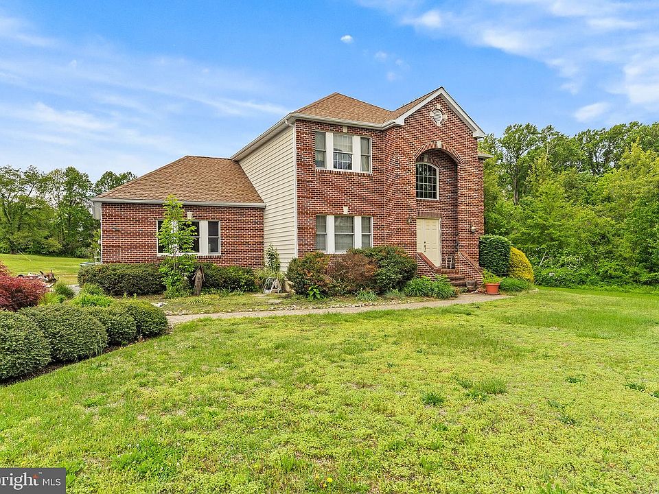 1st image of 135 Avis Mill Rd