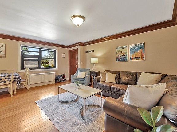 3rd image of 17-25 Utopia Pkwy #1