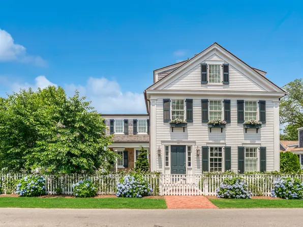 56 N Summer St, Edgartown, MA 02539