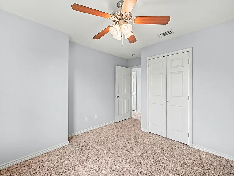 1124 N Penelope St — Photo 21