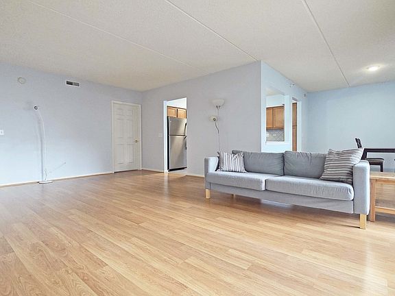 3rd image of 770 Pearson St APT 303