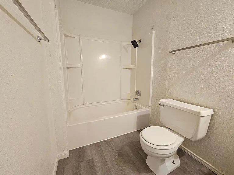 1815 Cedarhill Dr #A-D — Photo 13