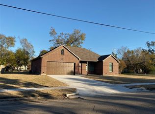 1711 King St, Greenville, TX 75401