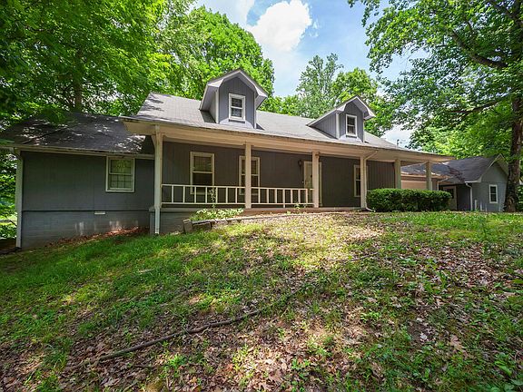 3rd image of 719 Oak Ridge Rd