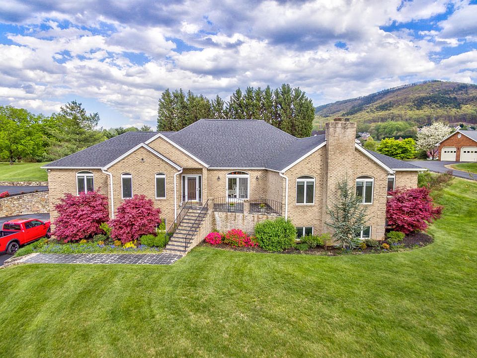 1st image of 135 Highland Dr