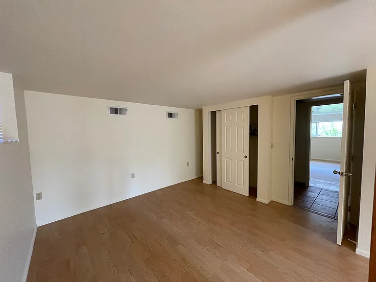 2376 Lk Wood Blvd — Photo 22