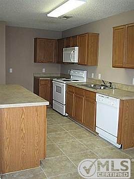 3rd image of 1512 Lakeside Dr