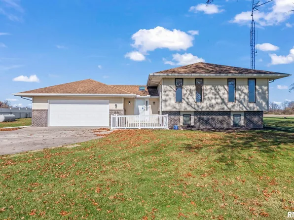 2137 New City Rd, Pawnee, IL 62558