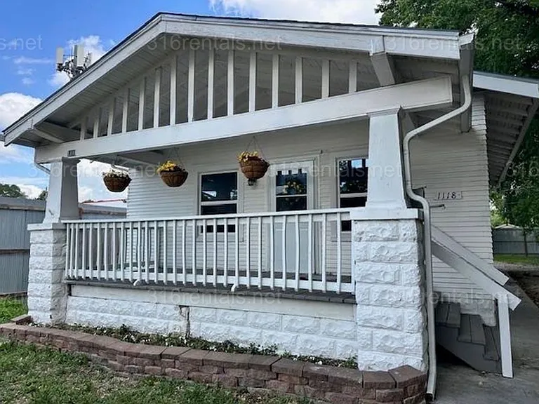 1118 S Hydraulic St — Photo 13