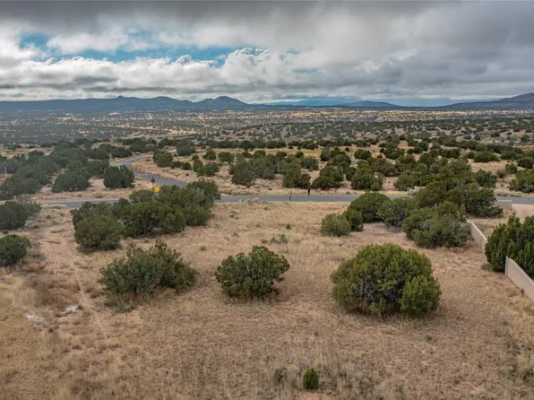 103 Paseo Aragon, Santa Fe, NM 87506
