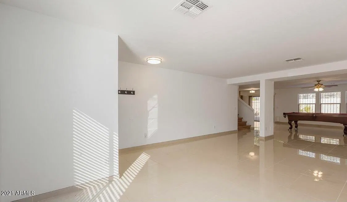 4 bed, 2.5 bath, 2461 sqft, $2,795 — Photo 2