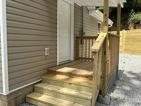 4th image of 317 N 14th St