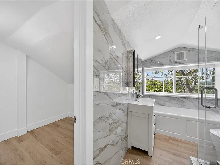 5929 Weaver Ln — Photo 9