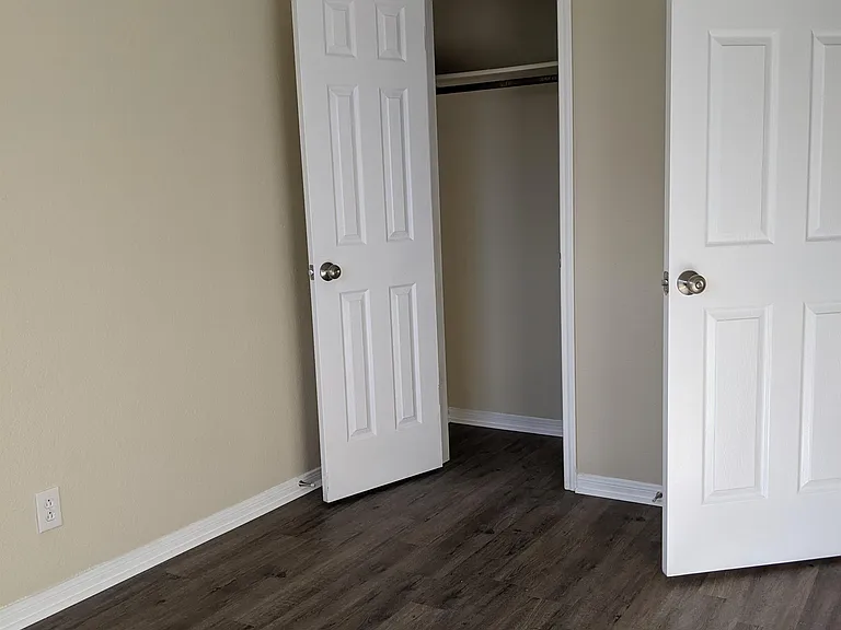 2504 Bluejay Dr — Photo 4