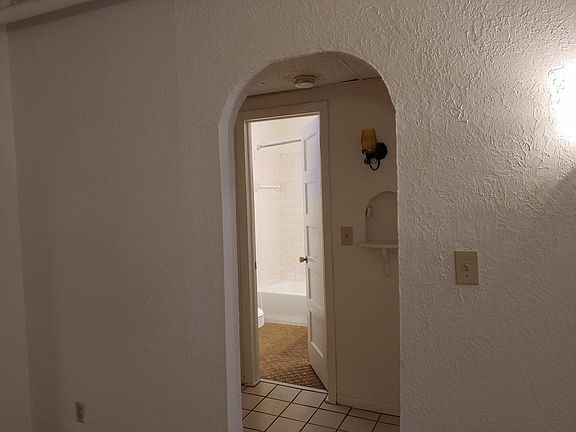 3rd image of 2806 Xerxes Ave S APT B