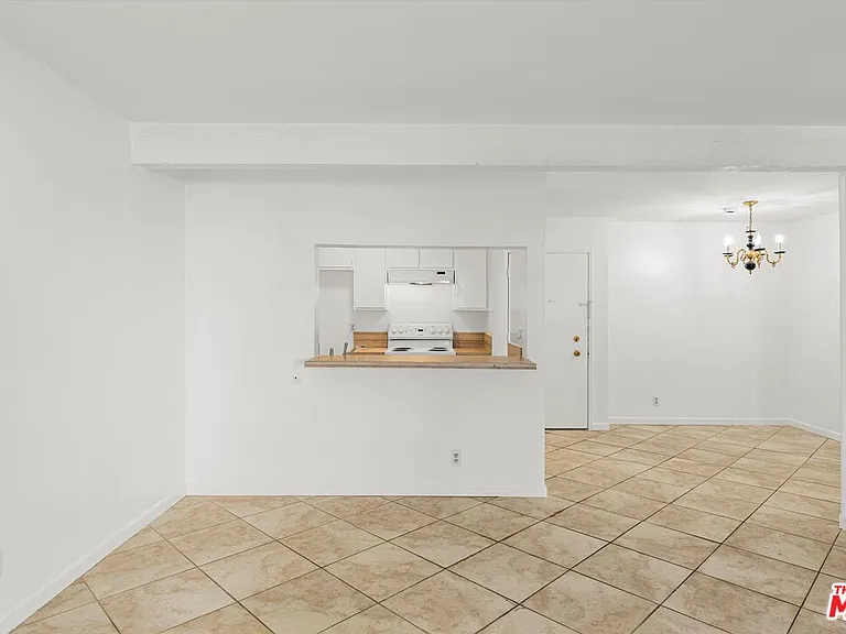 5460 White Oak Ave #A105 — Photo 5