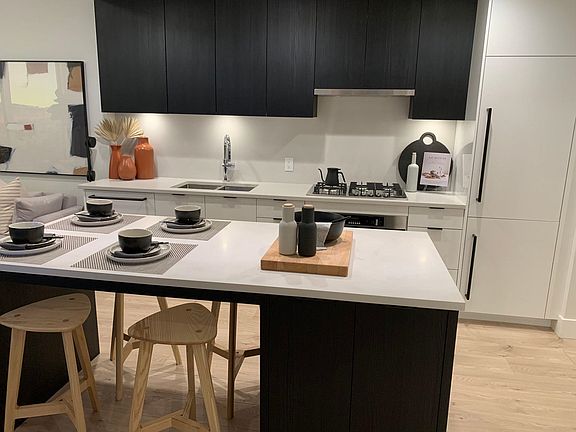 3rd image of 230 Keary St #1810
