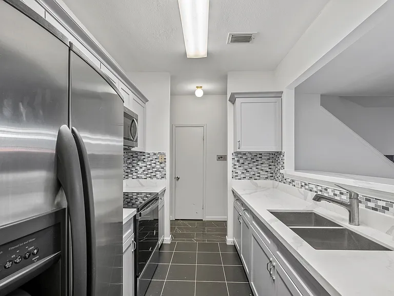 3124 Holly Hall St — Photo 2