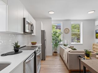 1650 W. Roscoe St., Chicago, IL 60657