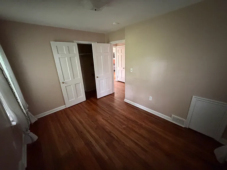 247 Riverside Dr — Photo 13