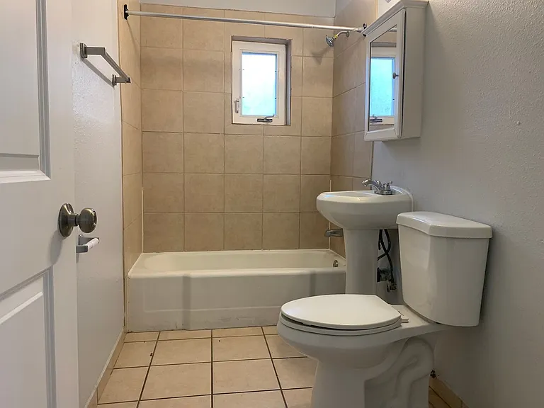 328 Rhode Island (New) St NE — Photo 14