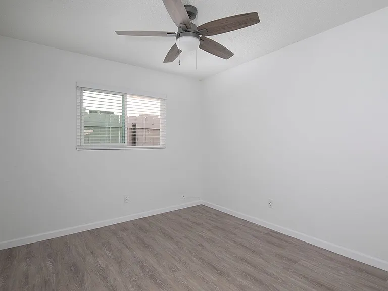 Catalina Pacific Apartments — Photo 8