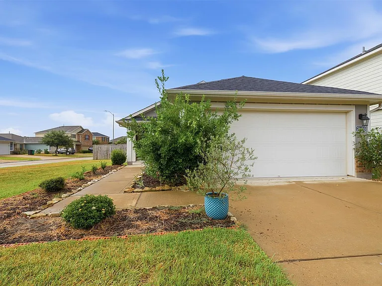 21403 Bluebonnet Cove Ct — Photo 19