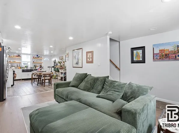 126 Hall St, Brooklyn, NY 11205