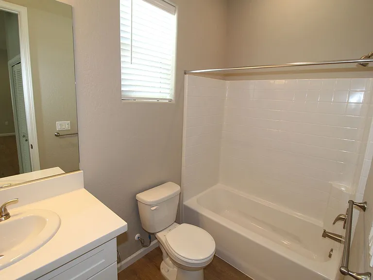 2343 N Arthur Ave — Photo 7