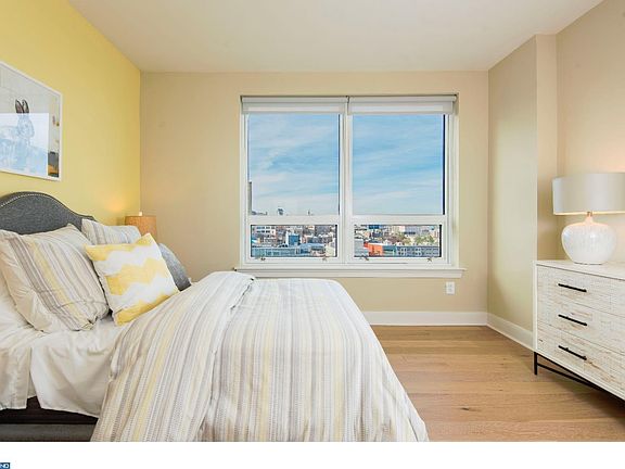 4th image of 252 N Columbus Blvd #1217