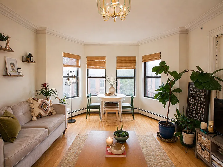10 Davis Ave #C — Photo 2