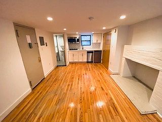 1st image of 189 Waverly Pl APT 1
