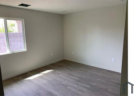 5th image of 2545 E Marguerite Ave #2