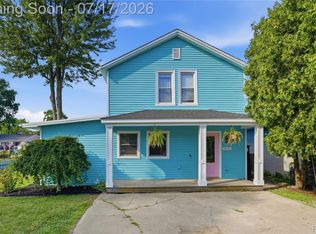 1430 Rossdale Dr, Waterford, MI 48328