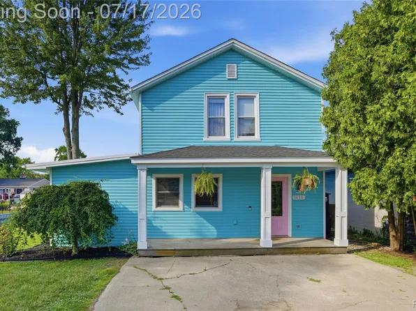 1430 Rossdale Dr, Waterford, MI 48328