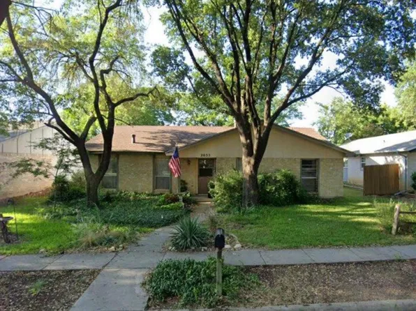 2033 Chatsworth Rd, Carrollton, TX 75007