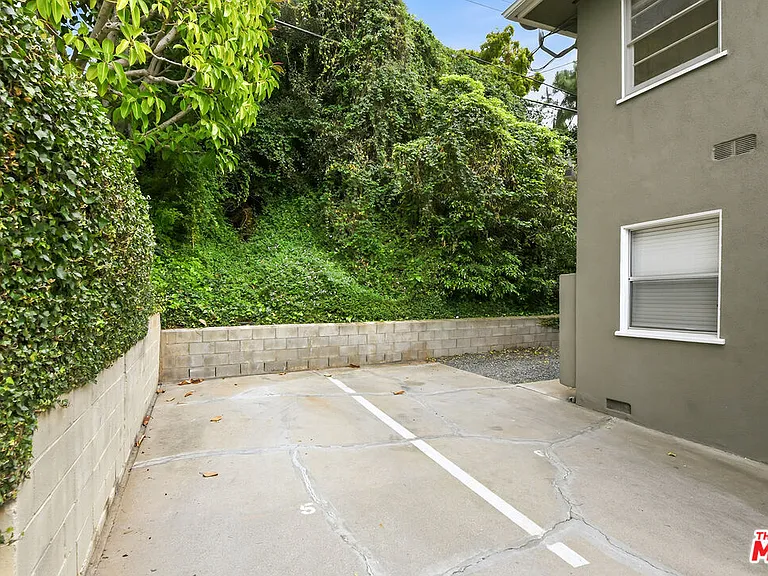 1944 S Beverly Glen Blvd #3 — Photo 11