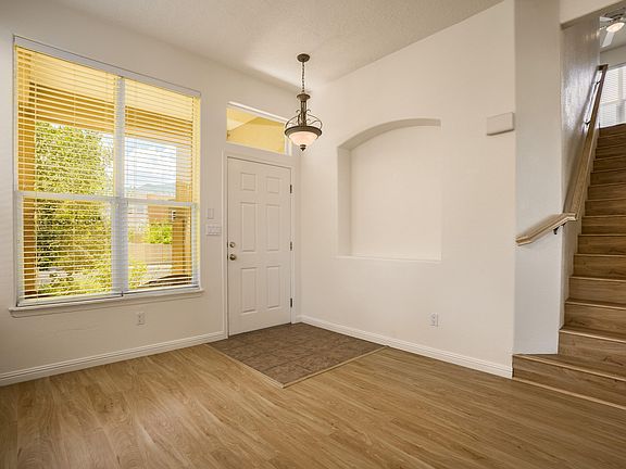 4th image of 6119 Goldfield Pl NE