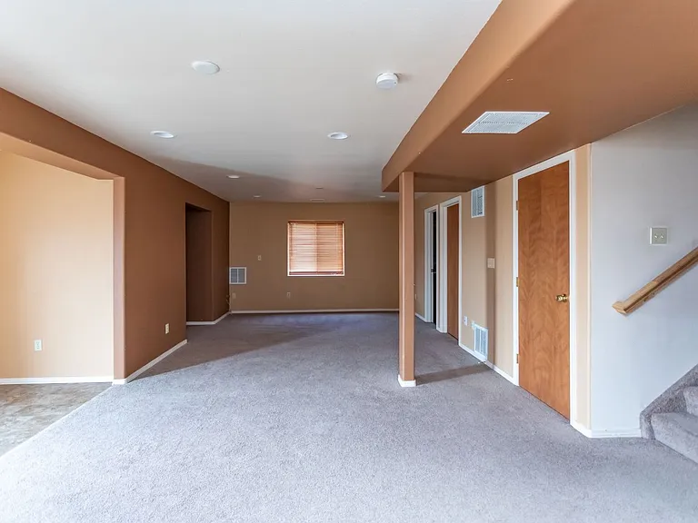 1130 Pond Side Dr — Photo 31