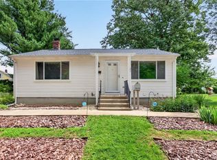 21 Moreland St, Johnston, RI 02919