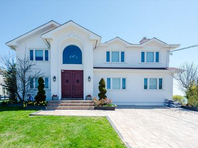 110 Clocks Blvd., Massapequa, NY, 11758