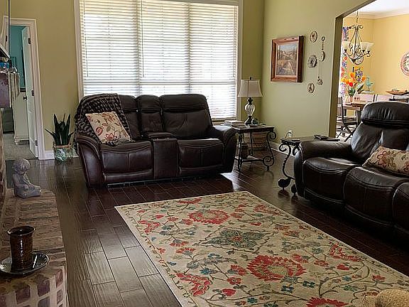 5th image of 410 Austin Oaks Cir