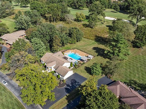 2nd image of 74 Meadowbrook Country Club Est