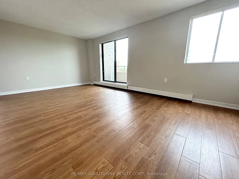 82 Millside Dr #904 — Photo 10
